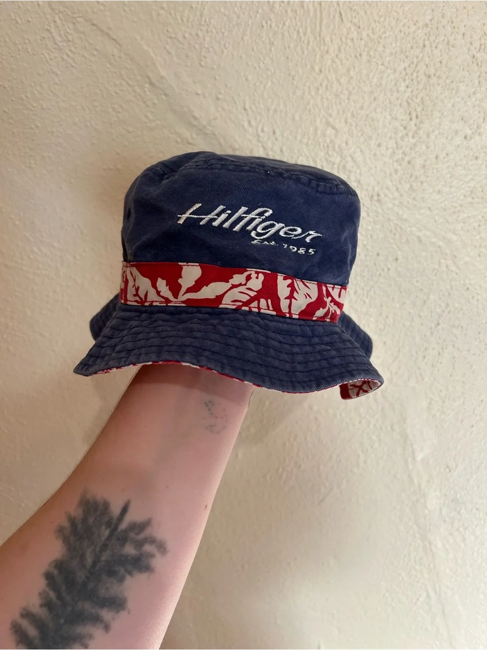 Vintage Tommy Hilfiger Kids Navy Bucket Hat with Red Patterned Band